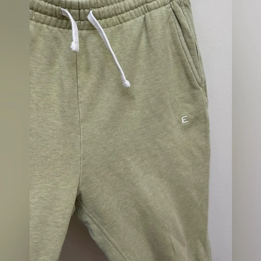 Everlane Track Pants
Medium 
Cotton
Comfy cozy
Great fit - Picture 3 of 4